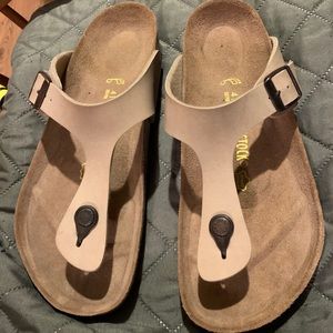 Brand new women’s Birkenstock’s!